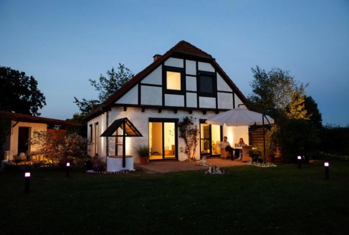 Умный светодиодный столб Ledvance SMART outd wifi cube 50cm rgbw dg [4058075478152]