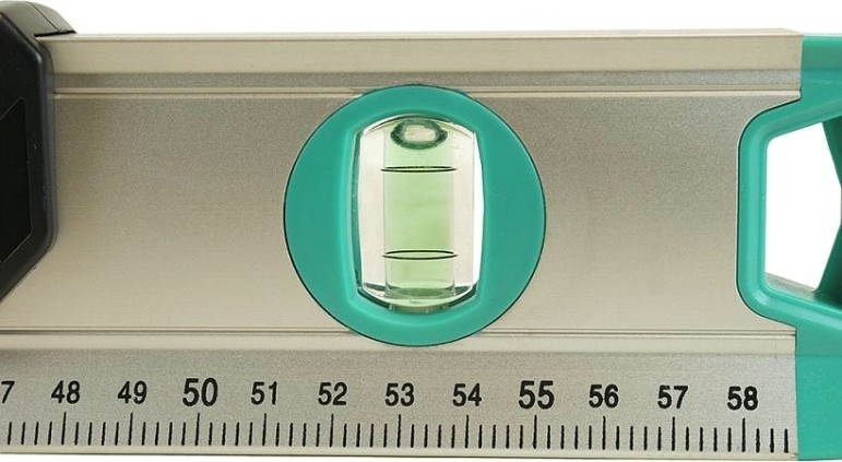 Уровень строительный Sturm 2015-10-0600 600мм, 5 глазков, углы 0/1.5/3.5/45/90°