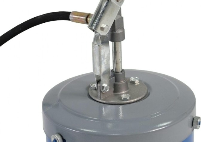 Установка для раздачи густой смазки NORDBERG N5008 емкость 8 кг [ЦБ-00009950]