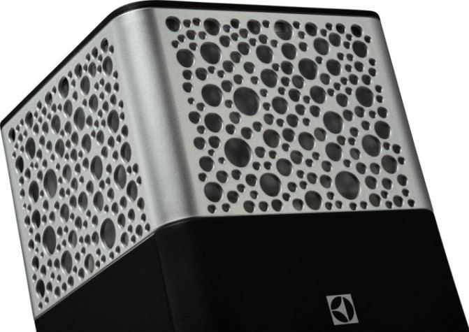 Увлажнитель воздуха ультразвуковой ELECTROLUX EHU-3710D черный [НС-1073571]