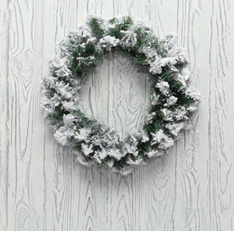 Венок еловый Neon-Night заснеженный d45 см, ПВХ [307-147]