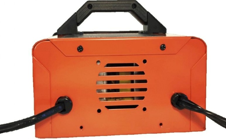 Зарядное устройство ARTWAY CCH10 [Artway CCH10]