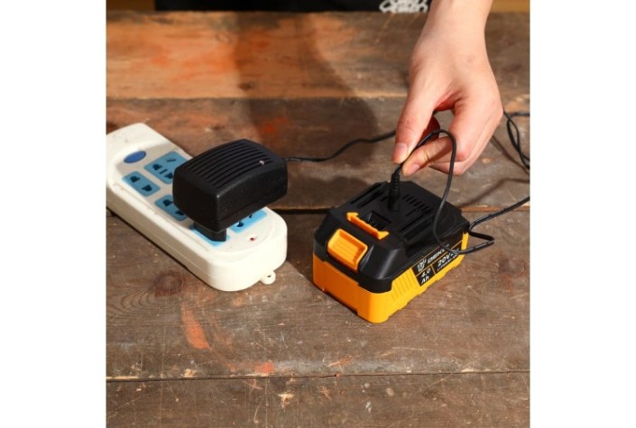 Зарядное устройство DEKO DC20V FAST 20в, li-ion [065-1031]