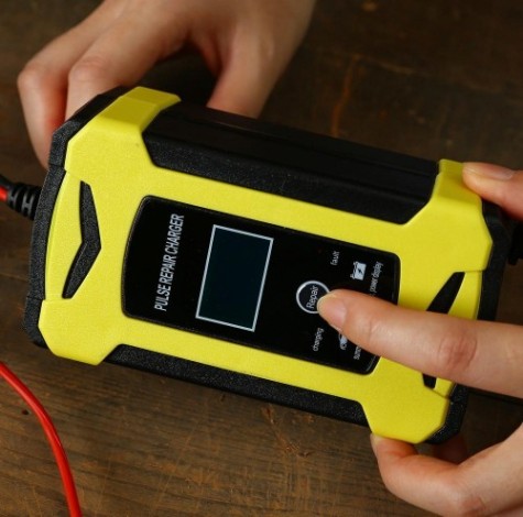 Зарядное устройство DEKO DKCC5 12в, 6а [051-8055]