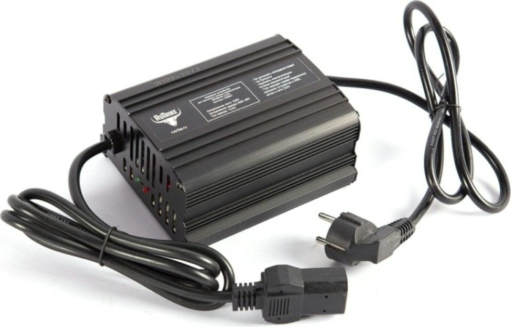 Зарядное устройство RUTRIKE 60V 80AН для свинцовых тяговых аккумуляторов [022841]